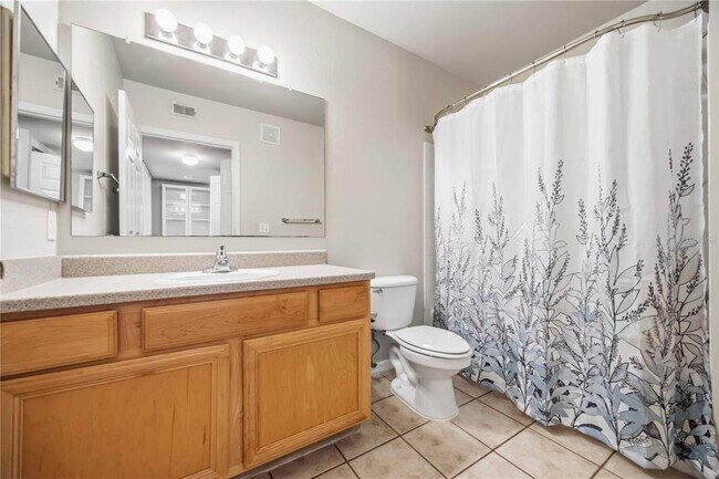 Building Photo - 1025 Villagio Cir