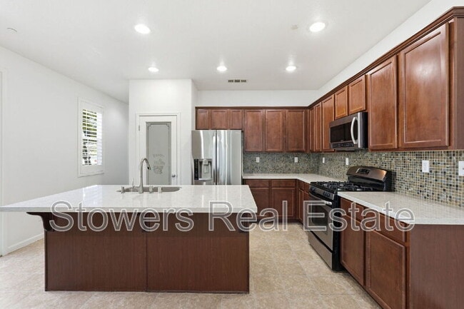 Building Photo - 651 N Andalusia Way