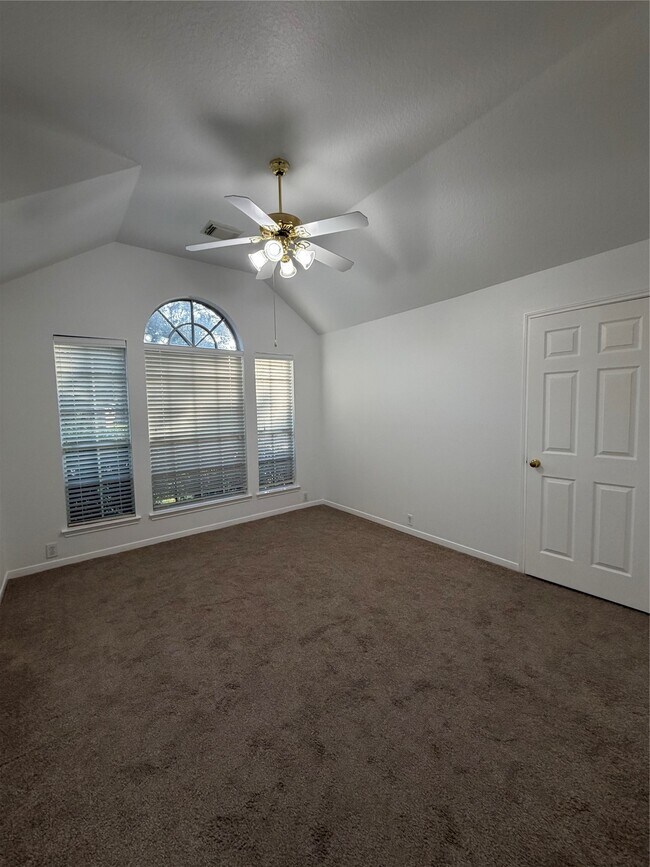 Building Photo - 19026 N Canyon Dr