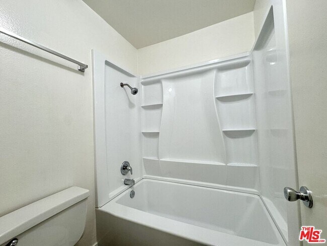 Building Photo - 15425 Sherman Way