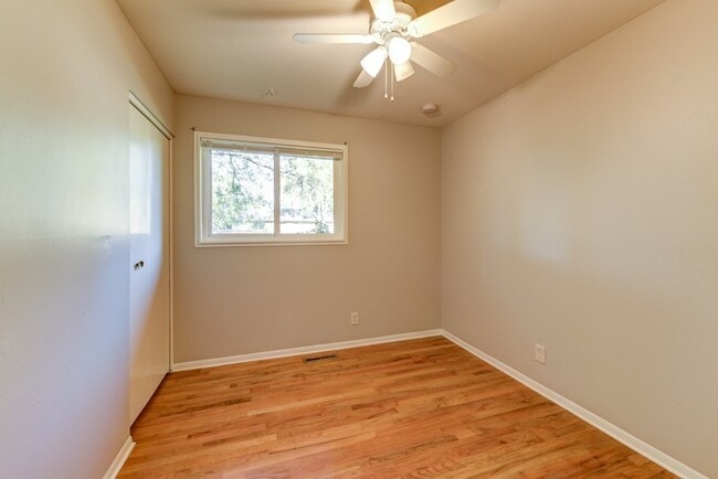 Building Photo - Beautiful and LARGE 4 bed 3 bath Home in Desirable Table Mesa Neighborhood with Full Basement.