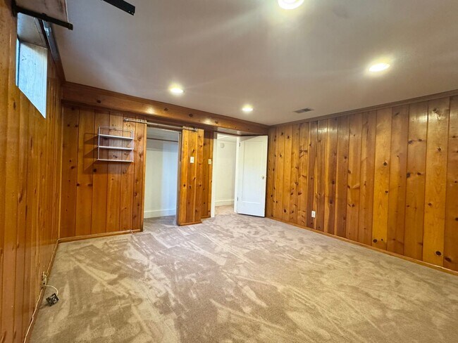 Building Photo - Phinney Ridge Home