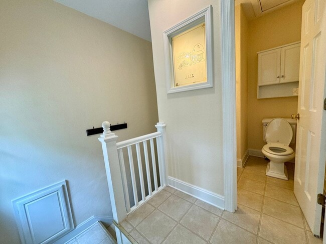 Building Photo - Charming Green Hills Single Family Home