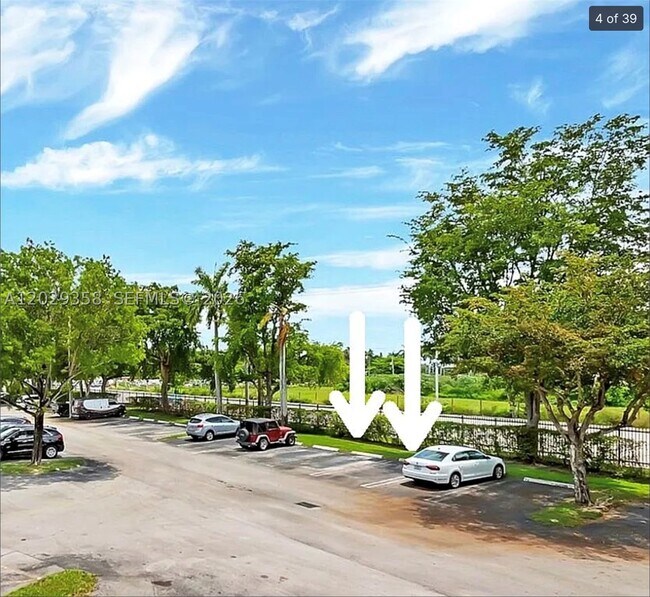Building Photo - 5700 SW 127th Ave