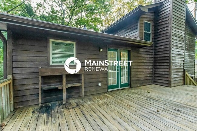 Building Photo - 4 Bedroom Pet-Friendly Home in Loganville, GA with Main Street Renewal