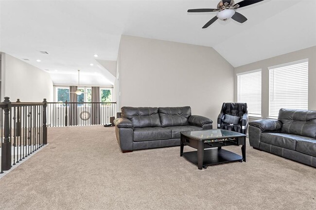 Building Photo - 2058 Woodland Pine Ct