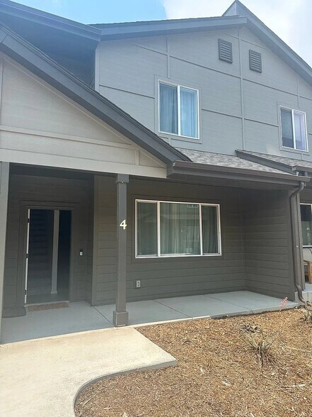 Building Photo - 2944 Barnstormer St