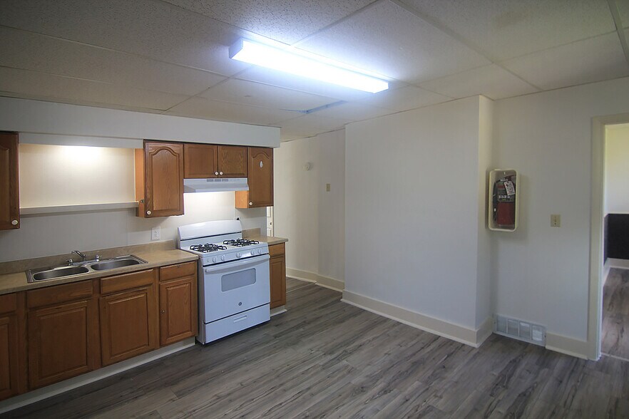 Building Photo - 431 Rebecca Ave