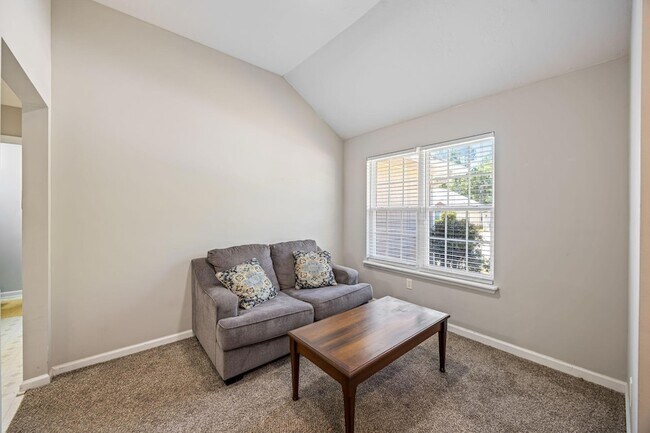 Building Photo - 2056 Sylvan Lake Dr