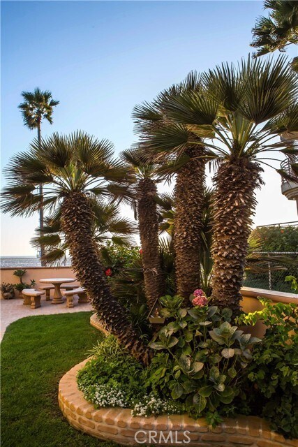 Building Photo - 3003 Ocean Front Walk