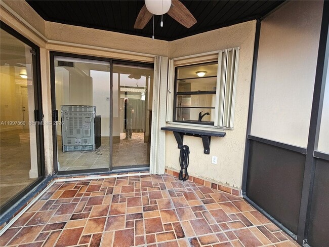 Building Photo - 15075 SW 49th Ln