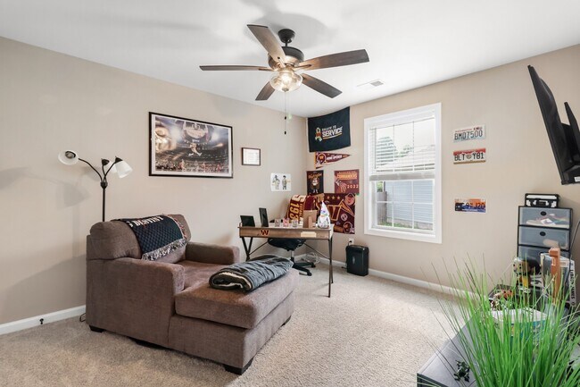 Building Photo - 1278 Magnum Dr