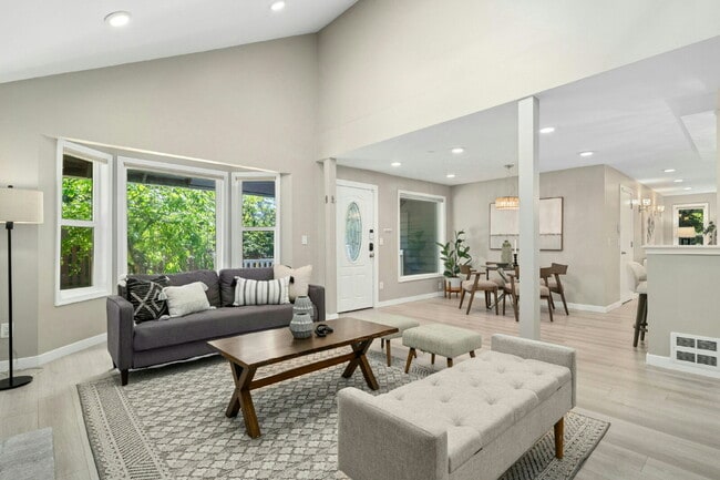 Building Photo - Private Kenmore Retreat | 4 Bed | 2 Bath | Beautifully Updated | Landscaping Included- Available ...