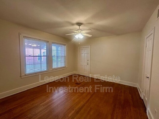 Building Photo - 446 Forest Ave