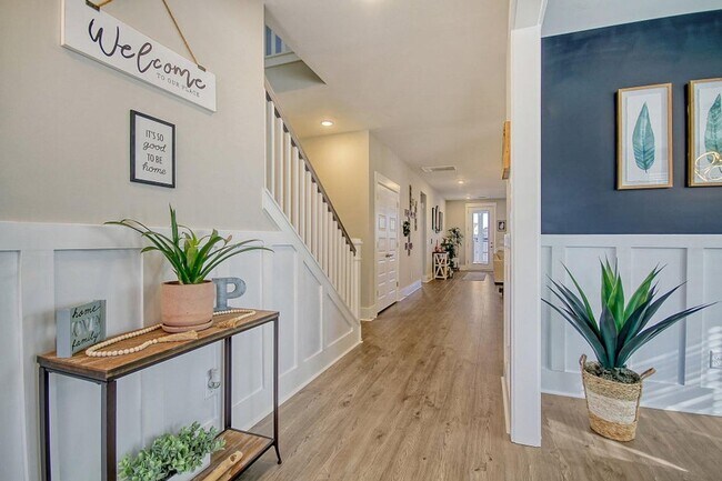 Building Photo - Refined Living in Midtown Nexton