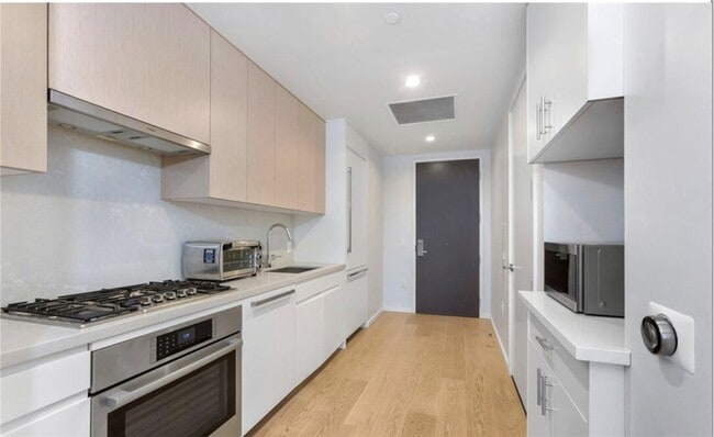 Building Photo - 877 Francisco St