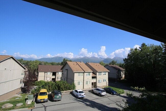 Building Photo - 2 Bed, 2 Bath Condo in East Anchorage!