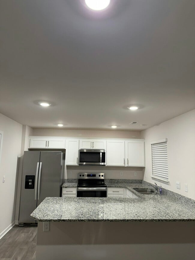 Building Photo - 4101 Laurel Rdg Dr