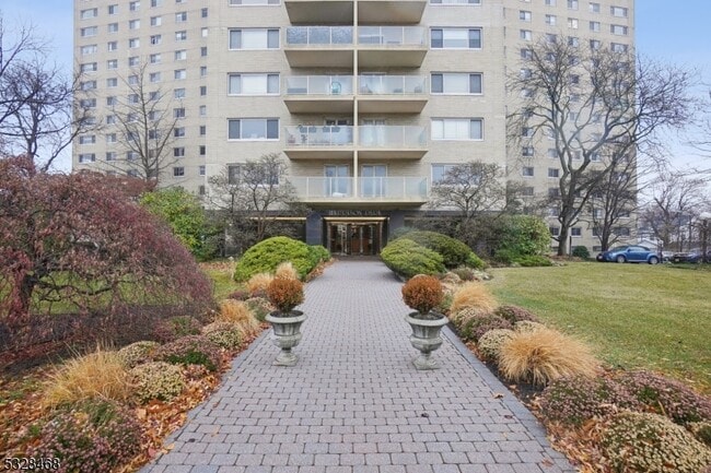 Building Photo - 377 S Harrison St