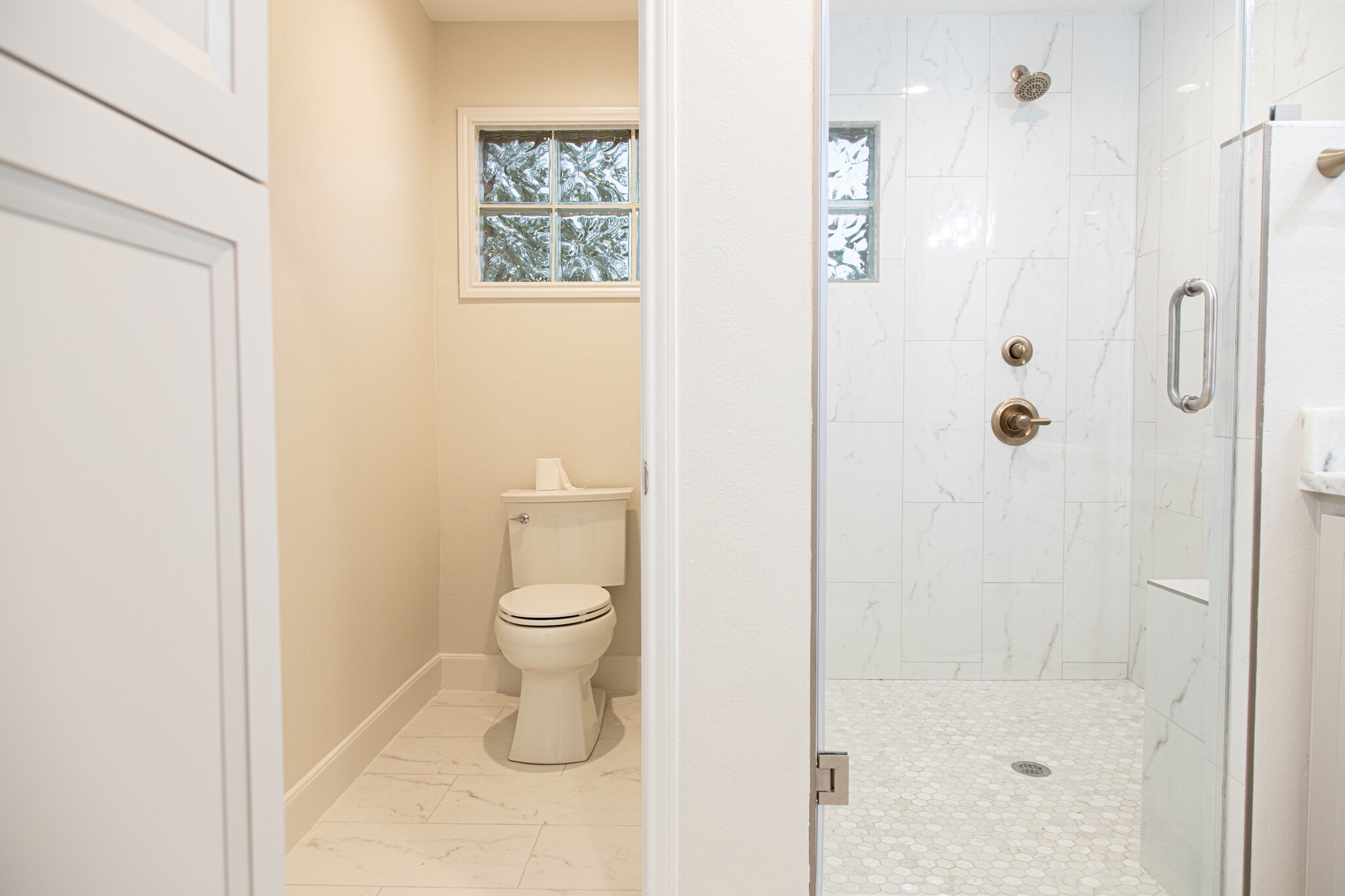 Master shower with private commode - 3619 Braeswood S Blvd