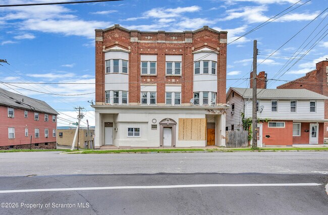 Building Photo - 380 Scott St