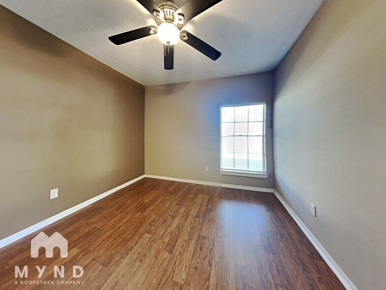 Building Photo - 9015 Eldora Dr