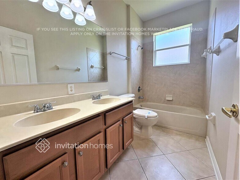 Building Photo - 15671 Lemon Fish Dr