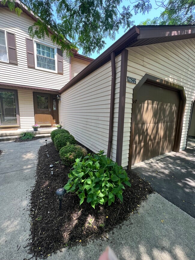 Primary Photo - 9672 E Idlewood Dr