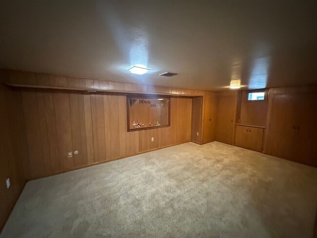 Building Photo - Beautiful Single Family Home Across from L...