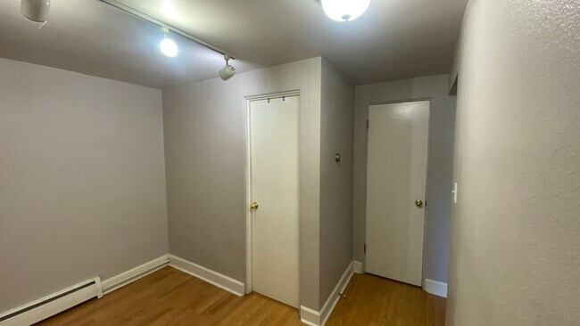 Building Photo - 1 Bedroom 1 Bathroom Near University of Denver Campus