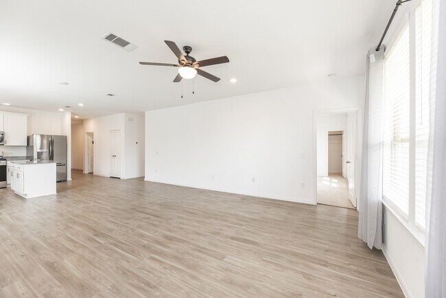 Building Photo - 21119 Sherrell Bay Dr