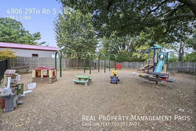 Building Photo - 4906 29th Rd S