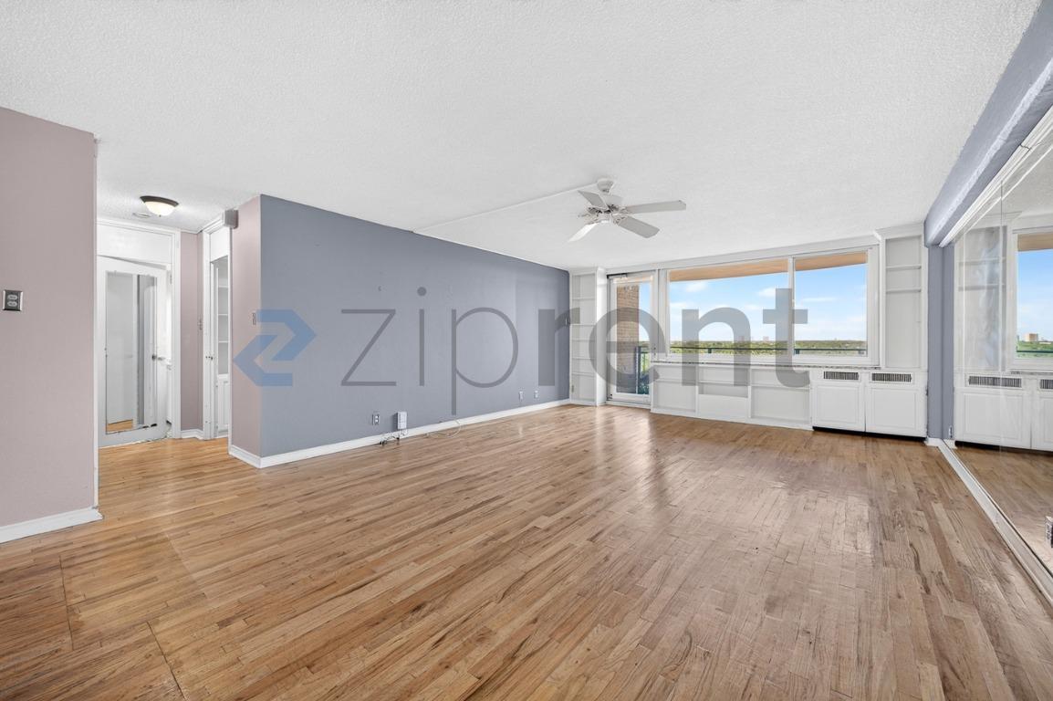 Building Photo - Unit 1717