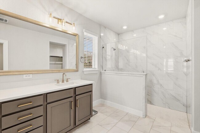 Building Photo - Elegant Living with Space to Spare | 4 Bed • 3.5 Bath