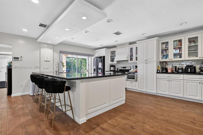 Building Photo - 11890 SW 72nd Pl