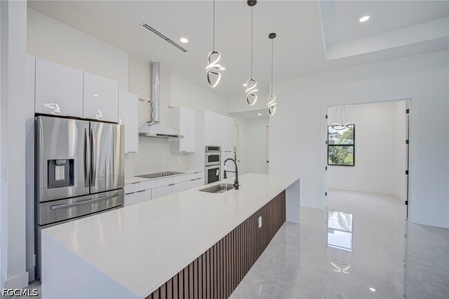 Building Photo - 3500 33rd St SW