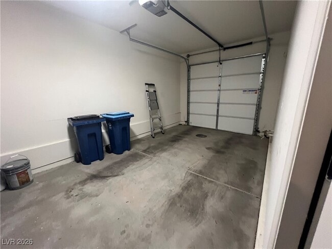 Building Photo - 2741 Crystal Blue St