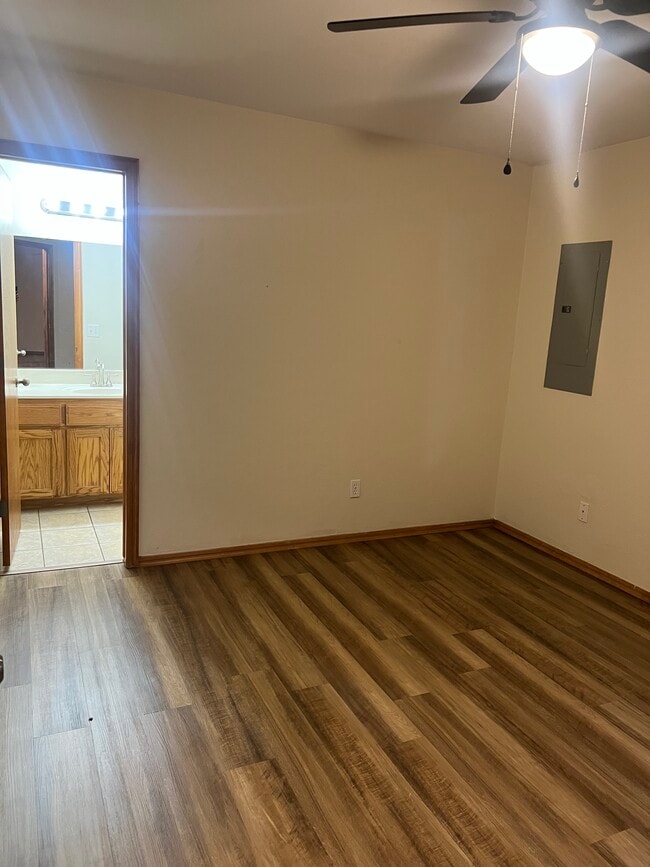 Building Photo - 1006 Aspen Ct