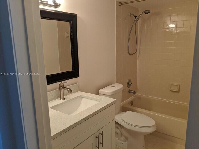 Building Photo - 2070 Homewood Blvd