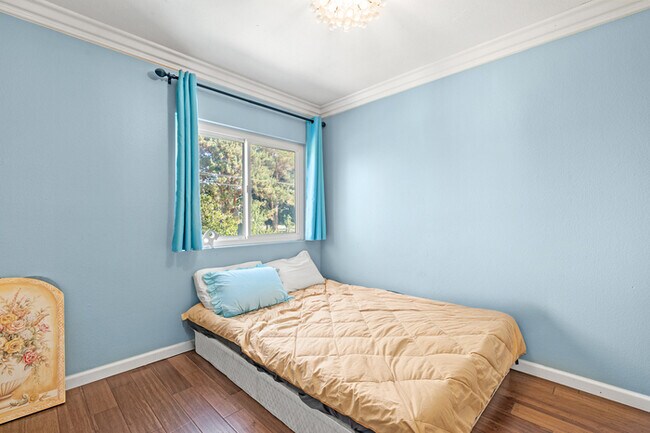 Building Photo - Spacious 4BR Family Retreat w Private Pool