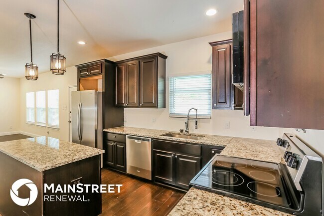 Building Photo - 14908 Oakwood Ln