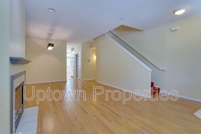 Building Photo - 3706 SW Troy St