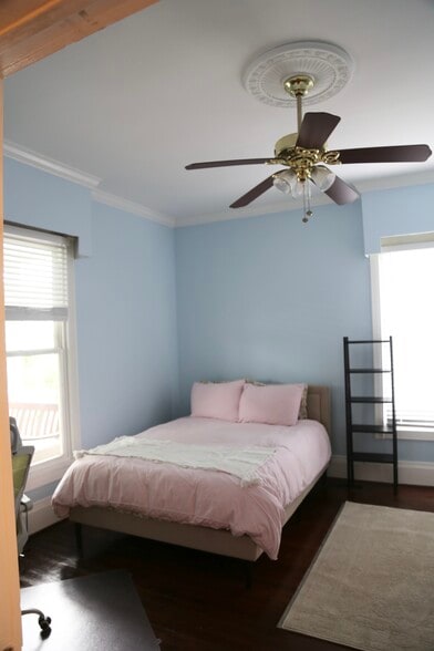Guest Room - 728 Woodson St SE