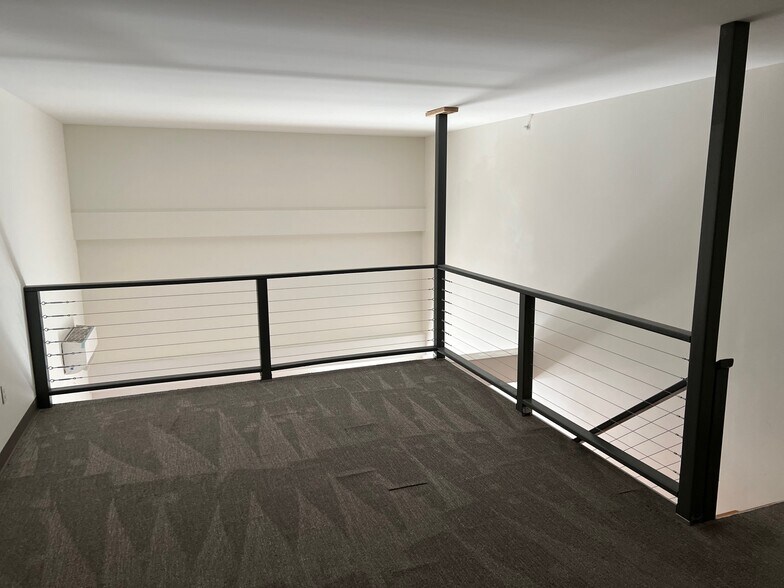 Building Photo - 480 S Salina St