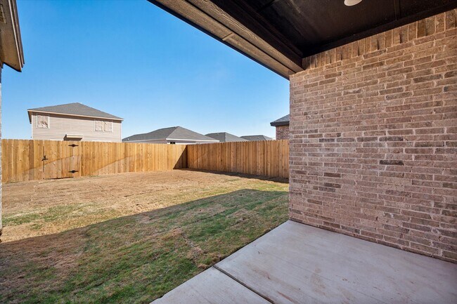 Building Photo - 1410 Farmhouse Ave