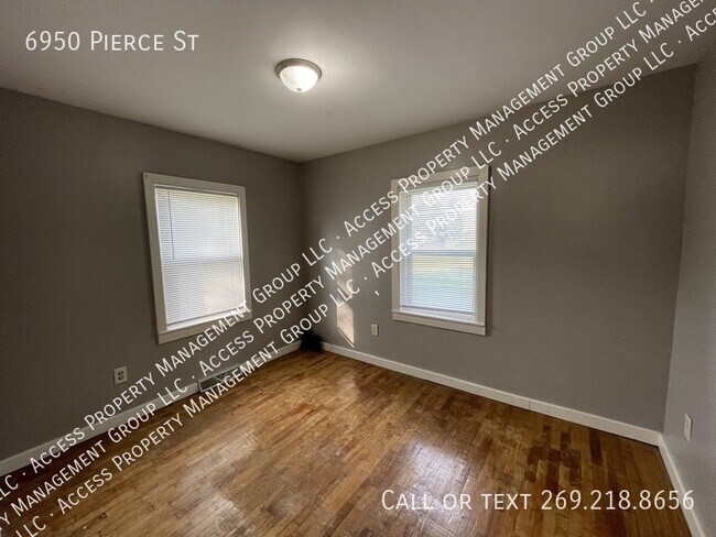 Building Photo - 6950 Pierce St
