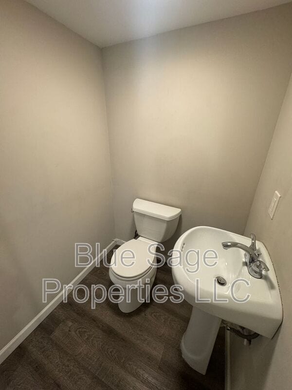 Building Photo - 279 Westpark Ln