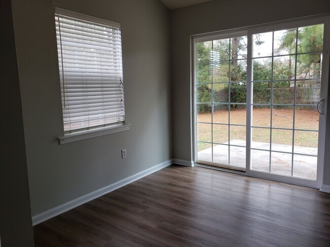 Building Photo - AVAILABLE MID-MARCH 2026! (Pet Friendly)