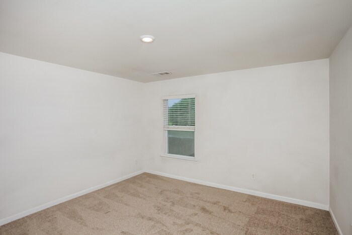 Building Photo - 75 Blue Fescue Way