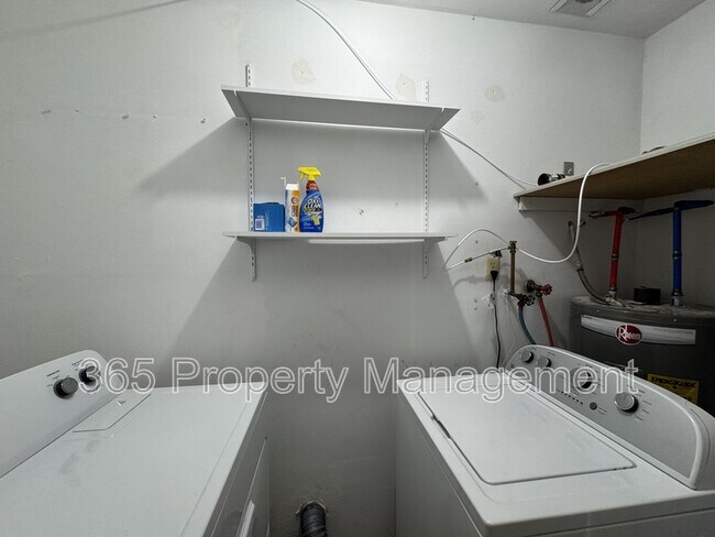 Building Photo - 22206 Laramore Ave